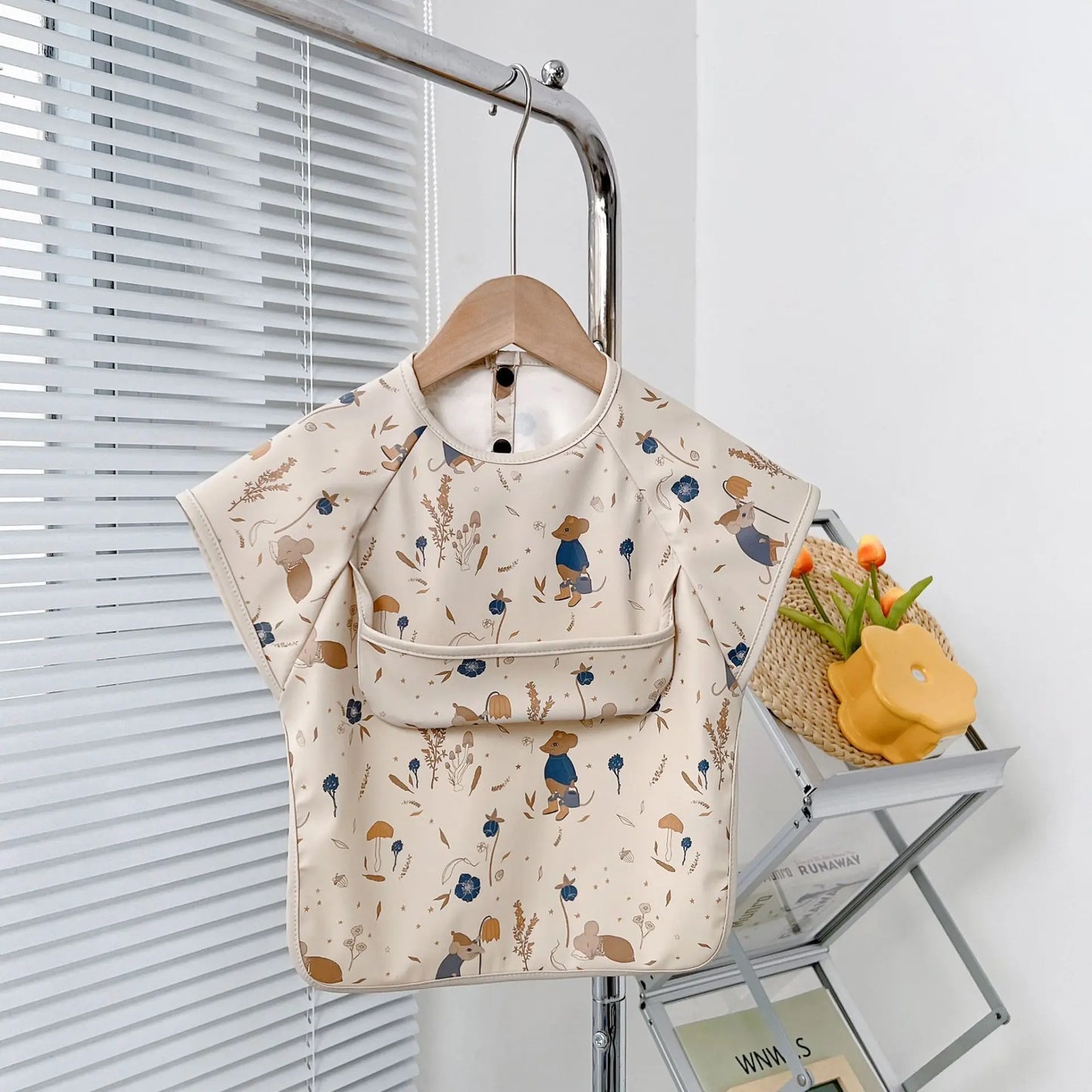 Baby Waterproof Feeding Smock Bib – Short Sleeve Cartoon Animal Apron for 0–6 Years