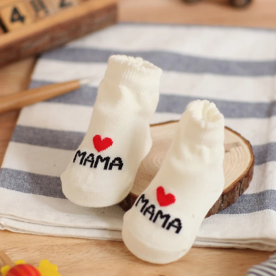 Newborn Baby Socks 2-Pack – "I Love Mama & Papa" Cotton Crew Socks Gift Set