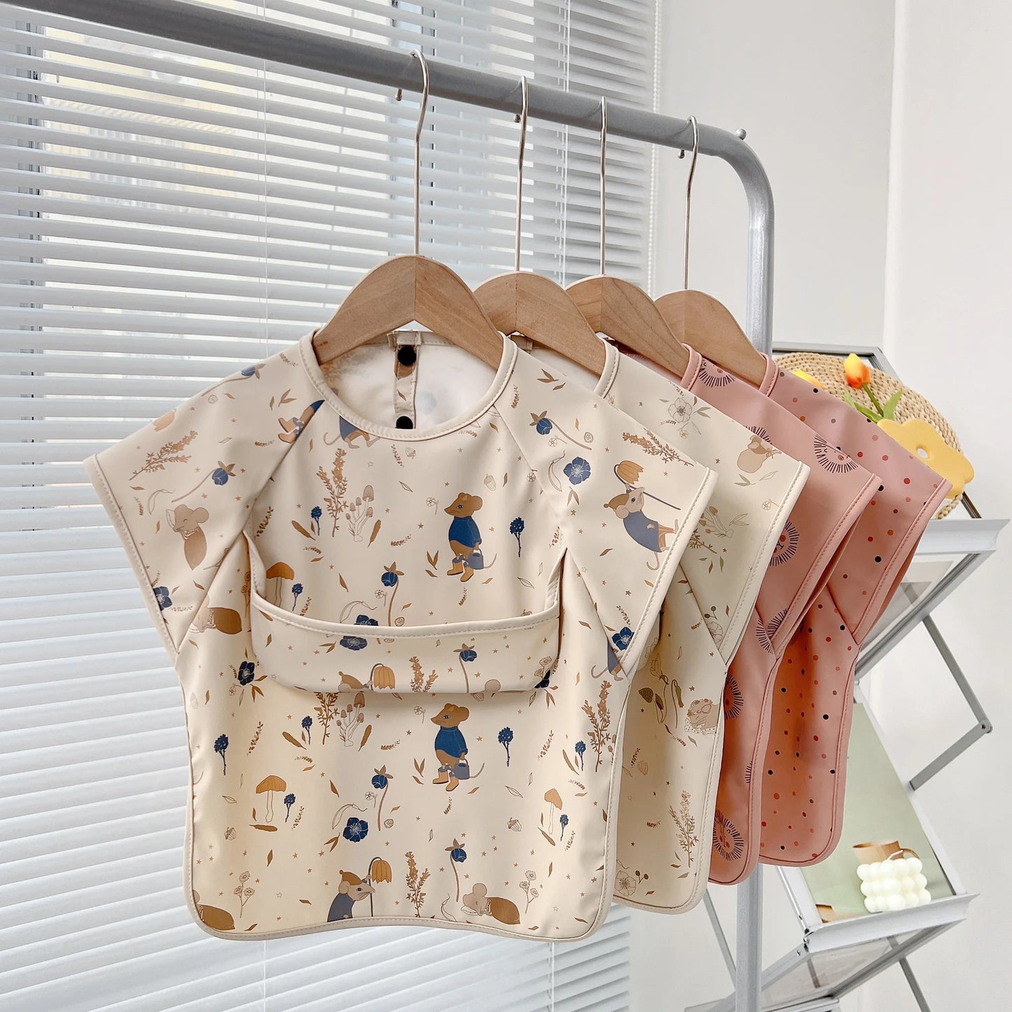 Baby Waterproof Feeding Smock Bib – Short Sleeve Cartoon Animal Apron for 0–6 Years